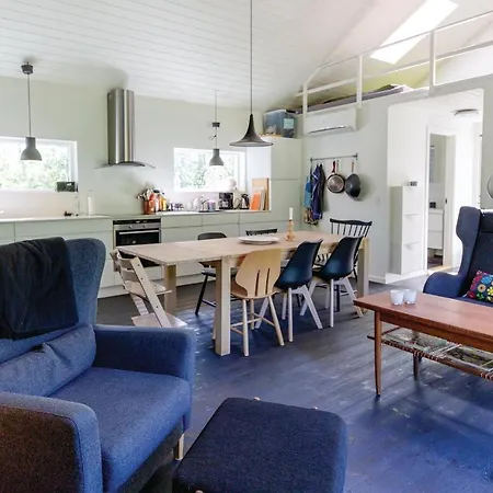 بيت للعطل Three-bedroom In Højby