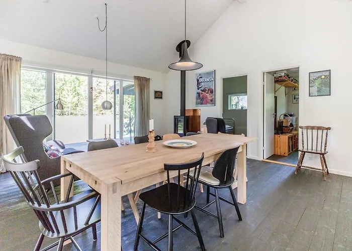 Three-bedroom In Semesterbostad *